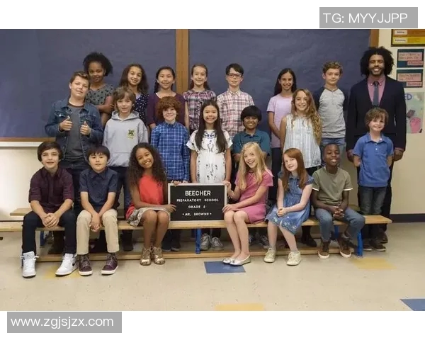 小男孩与足球巨星握手瞬间引发全场掌声感动时刻记录